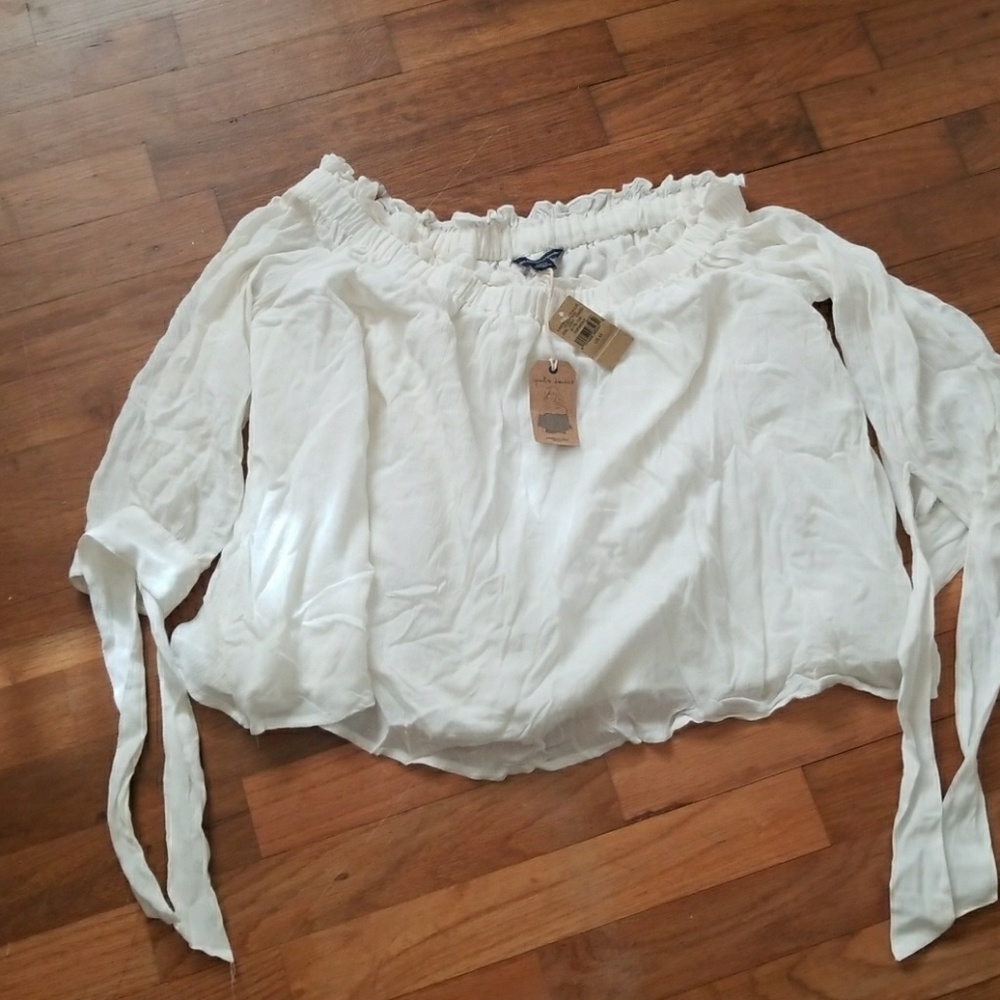 America eagle off the shoulder white shirt.